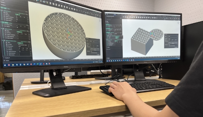3Dモデル作成の操作トレーニング風景